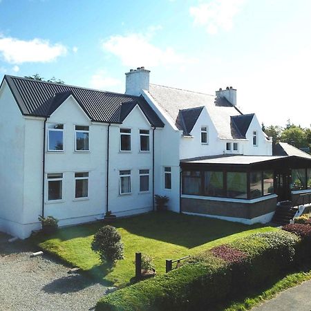 ホテル Atholl House Skye ダンヴェガン エクステリア 写真