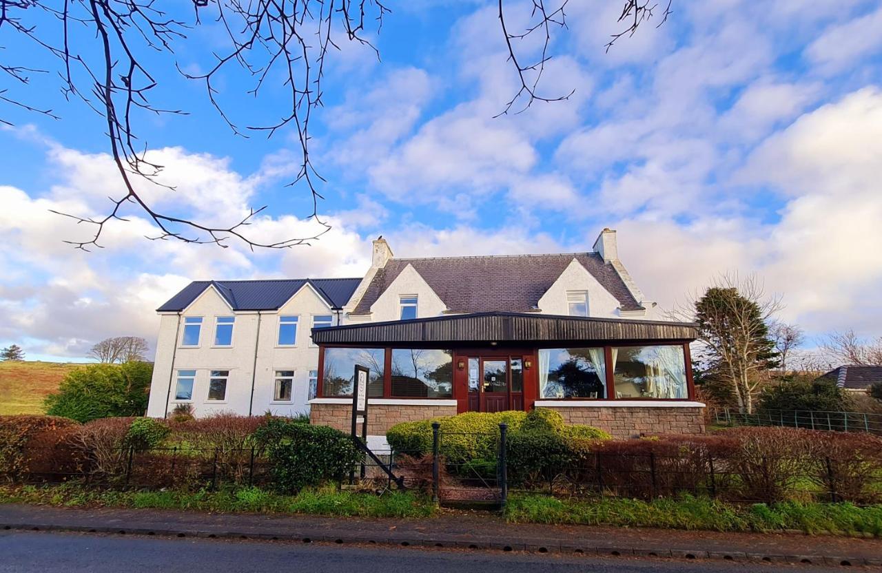ホテル Atholl House Skye ダンヴェガン エクステリア 写真